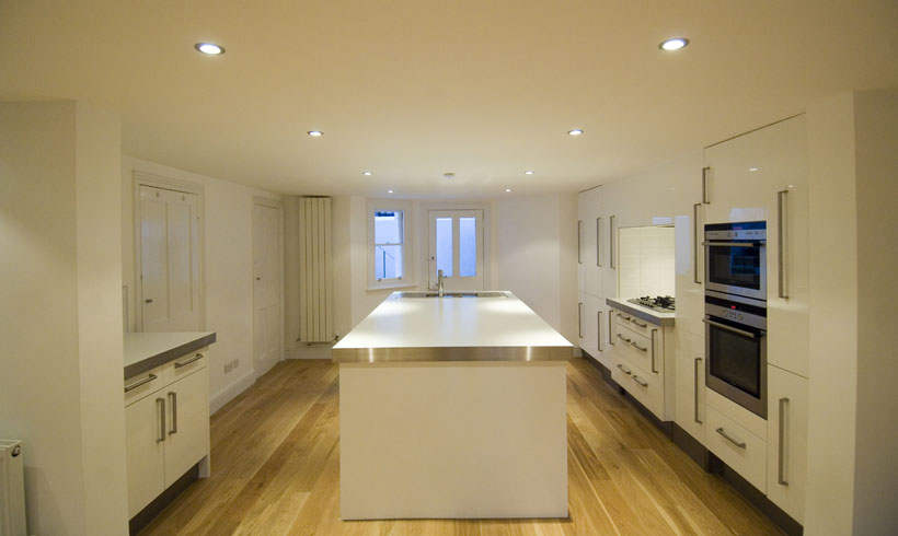 Elegant Kitchen image Copyright Daniels Construction - Cambridge - UK